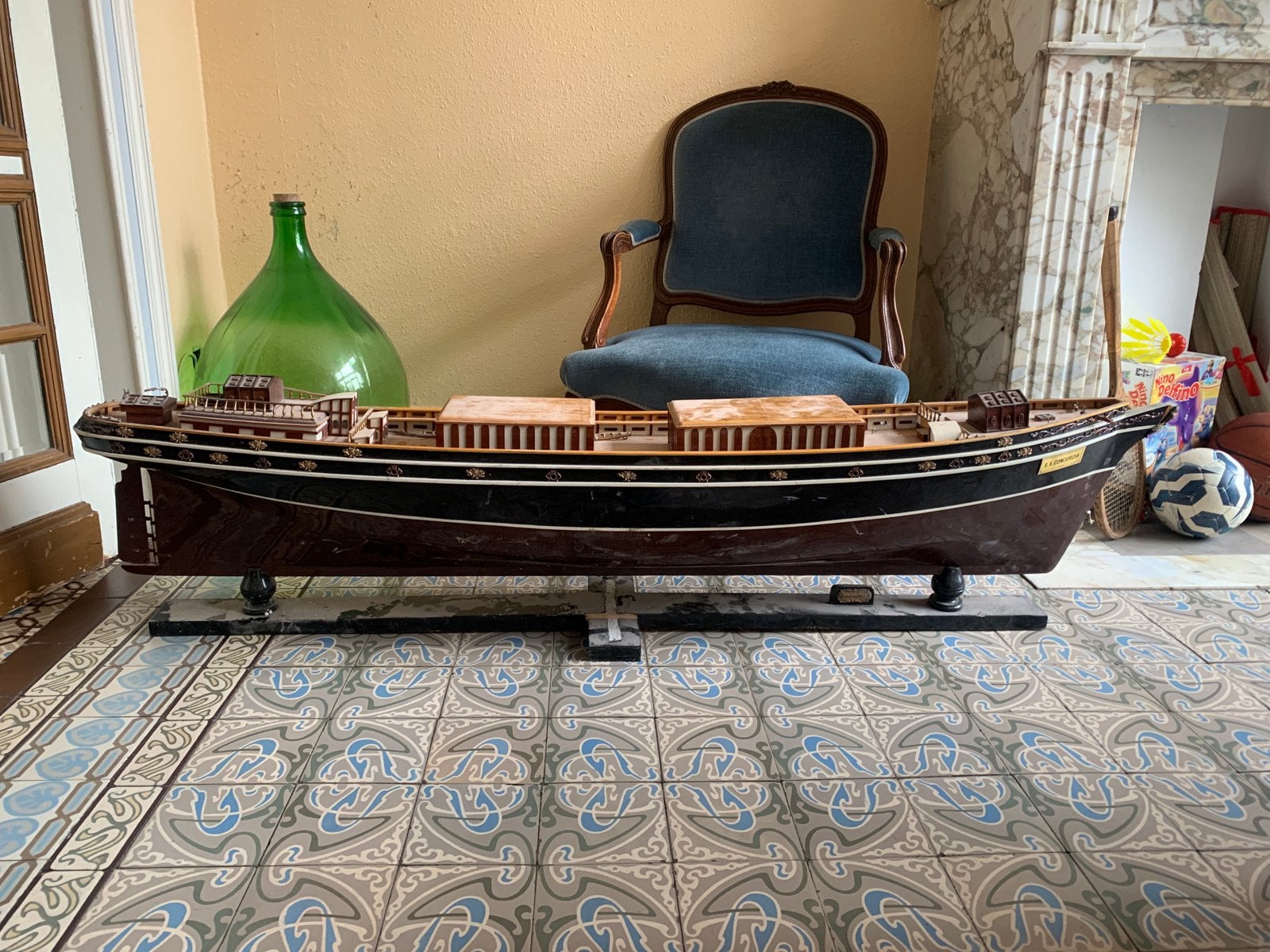 ️ MAQUETTE DE NAVIRE ANCIENNE “S.V. CONCORDIA”–À RESTAURER ️, Enlèvement, Utilisé