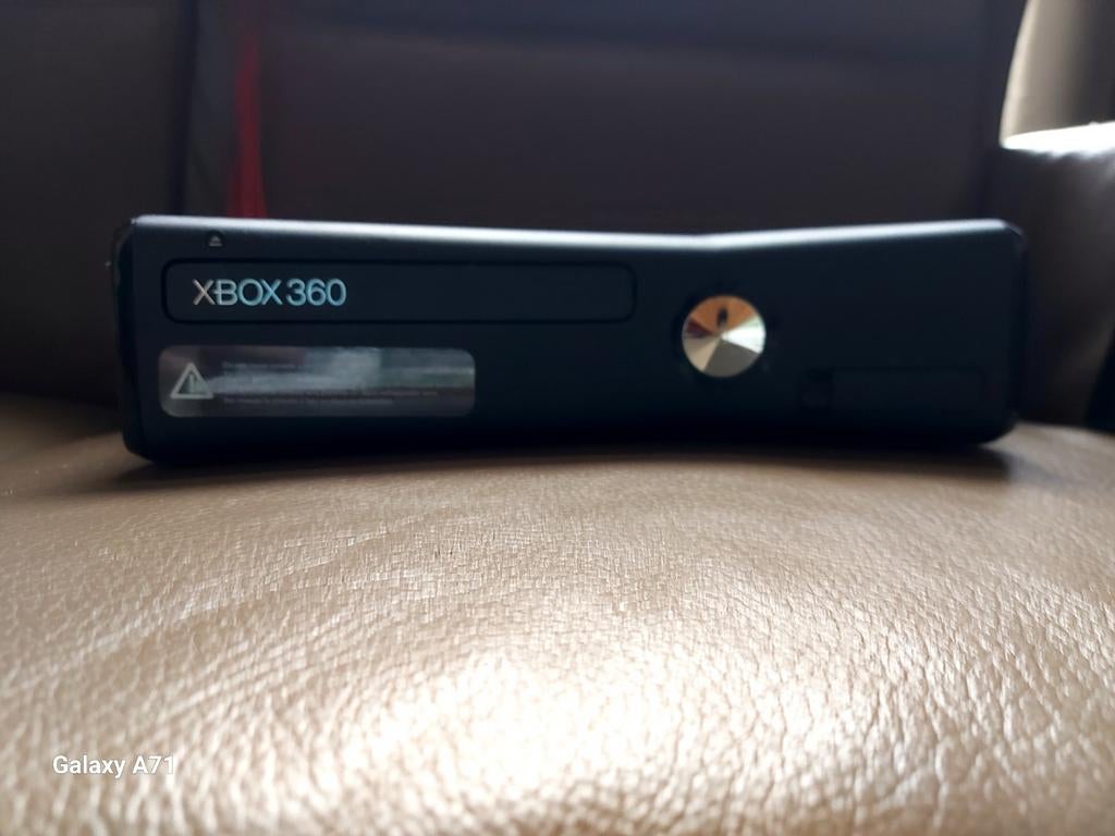 Xbox 360+3 controllers +27 games +kinect, Games en Spelcomputers, Ophalen