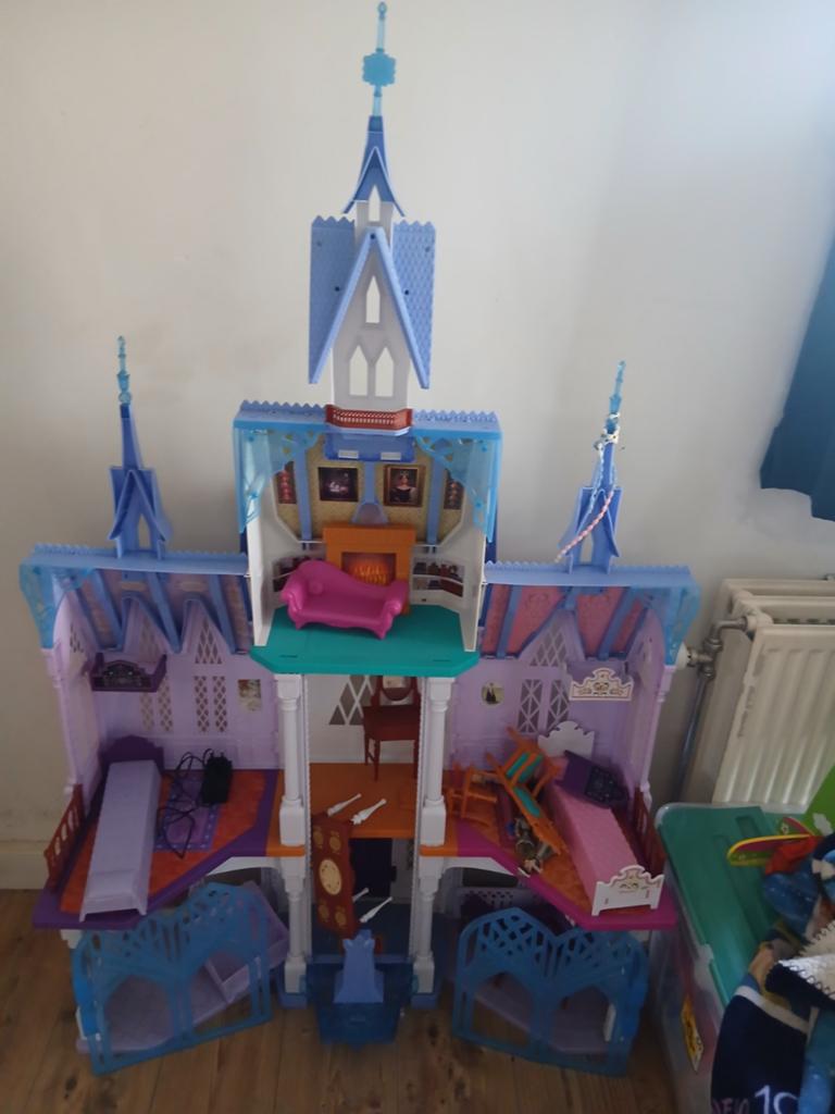 Frozen kasteel, Kinderen en Baby's, Speelgoed | Poppenhuizen, Ophalen, Zo goed als nieuw, Poppenhuis