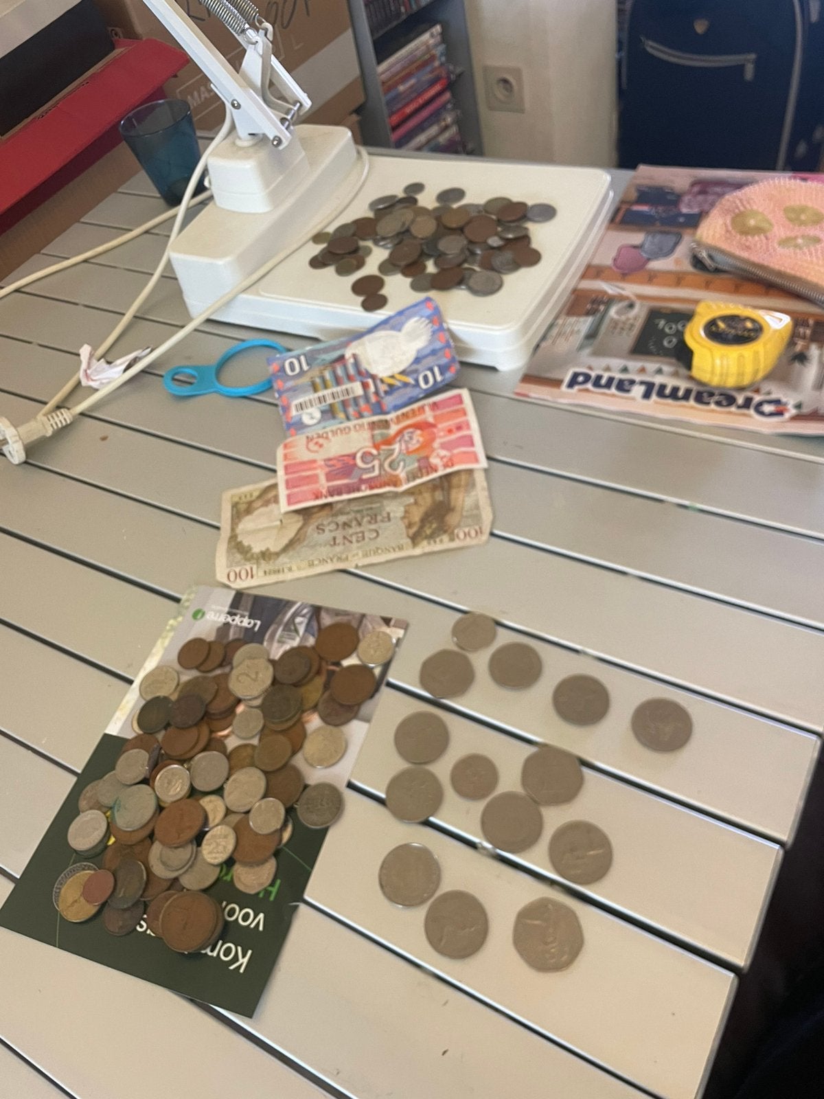 lot de pièces étrangères anciennes et plus de 100 pièces., Enlèvement, Monnaie