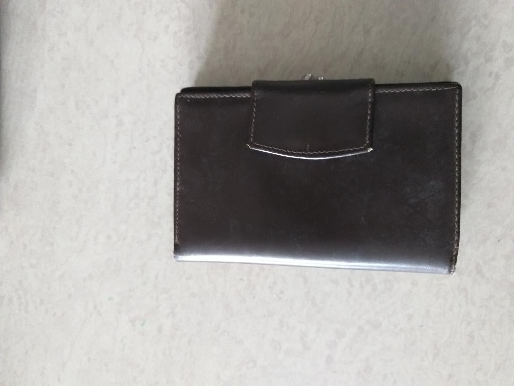 Lederen portomonee, Handtassen en Accessoires, Portemonnees, Gebruikt, Bruin, Met knipsluiting, Ophalen