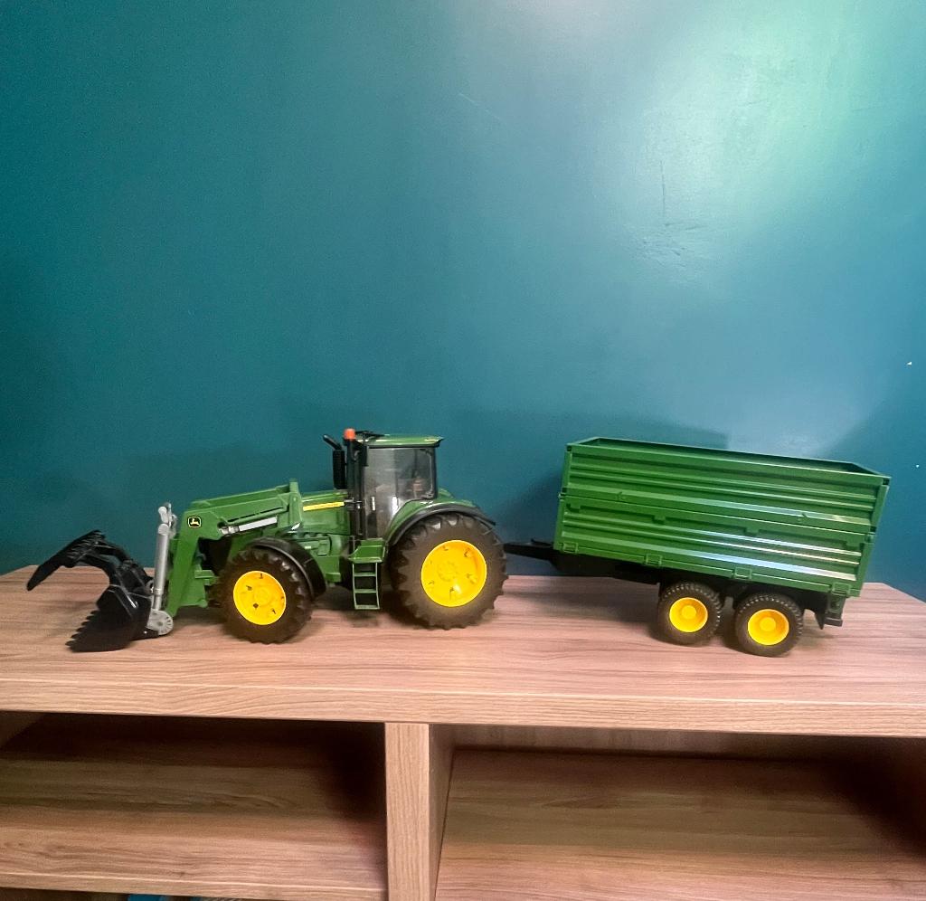 BRUDER - John Deere tractor + laadbak 7930, Kinderen en Baby's, Speelgoed |Speelgoedvoertuigen, Ophalen, Zo goed als nieuw
