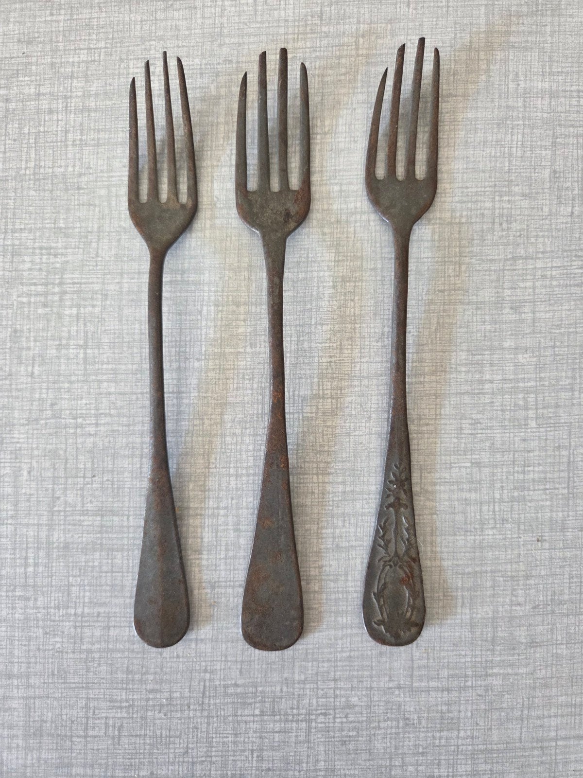 4 fourchettes anciennes, Enlèvement ou Envoi