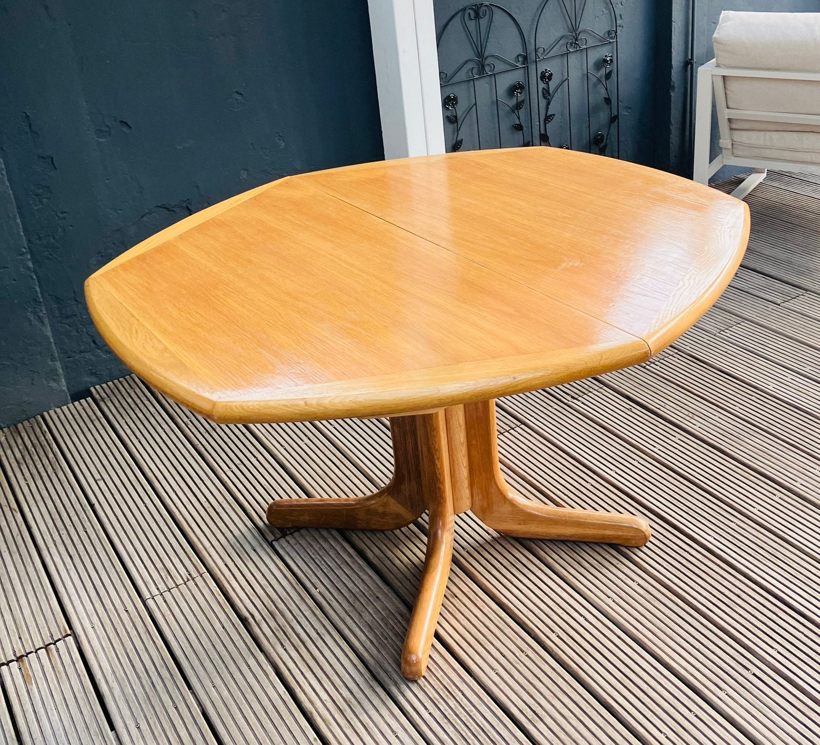 Vintage Scandinavische eettafel. Verlengbaar. Uitschuifbaar, Huis en Inrichting, Ophalen, 100 tot 150 cm, Vintage, Zo goed als nieuw