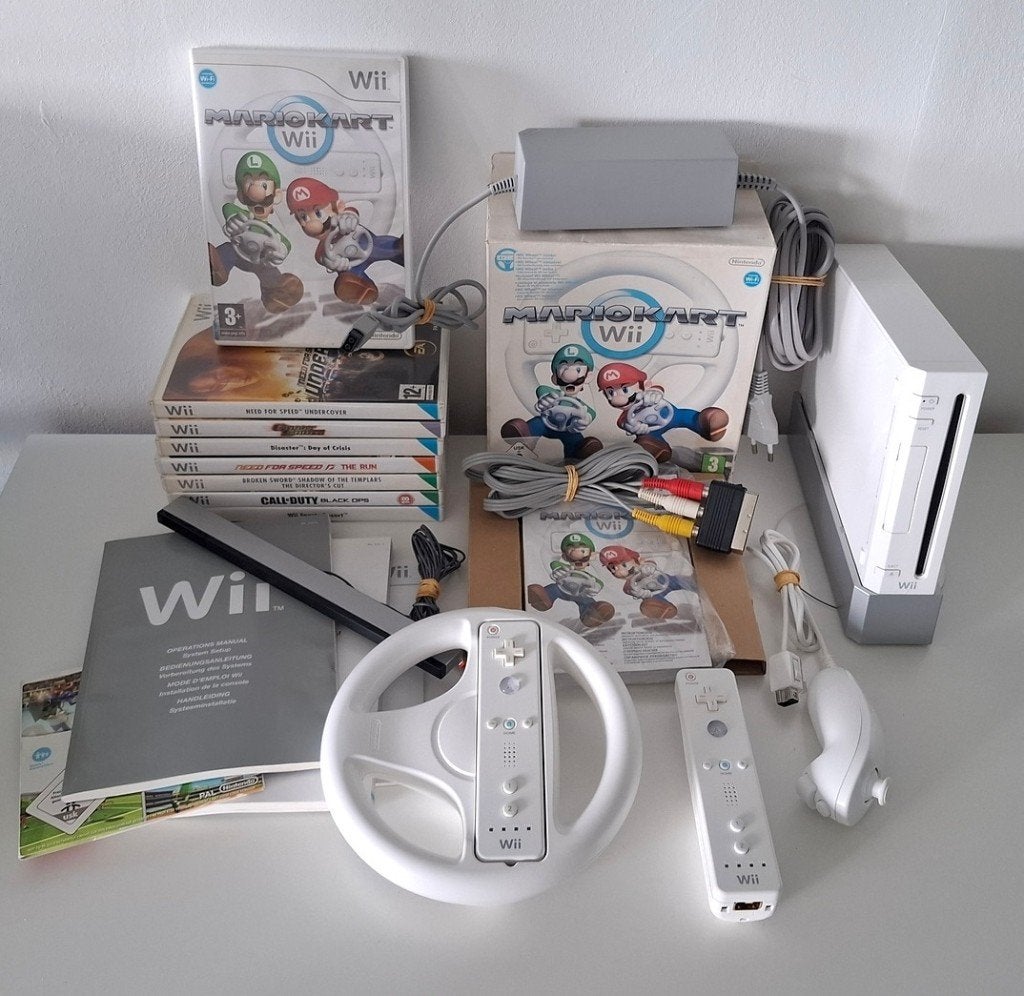 Wii console met 2 controllers & 8 games (o.a. MarioKart Box), Games en Spelcomputers, Gebruikt, RetroGamed, Ophalen of Verzenden