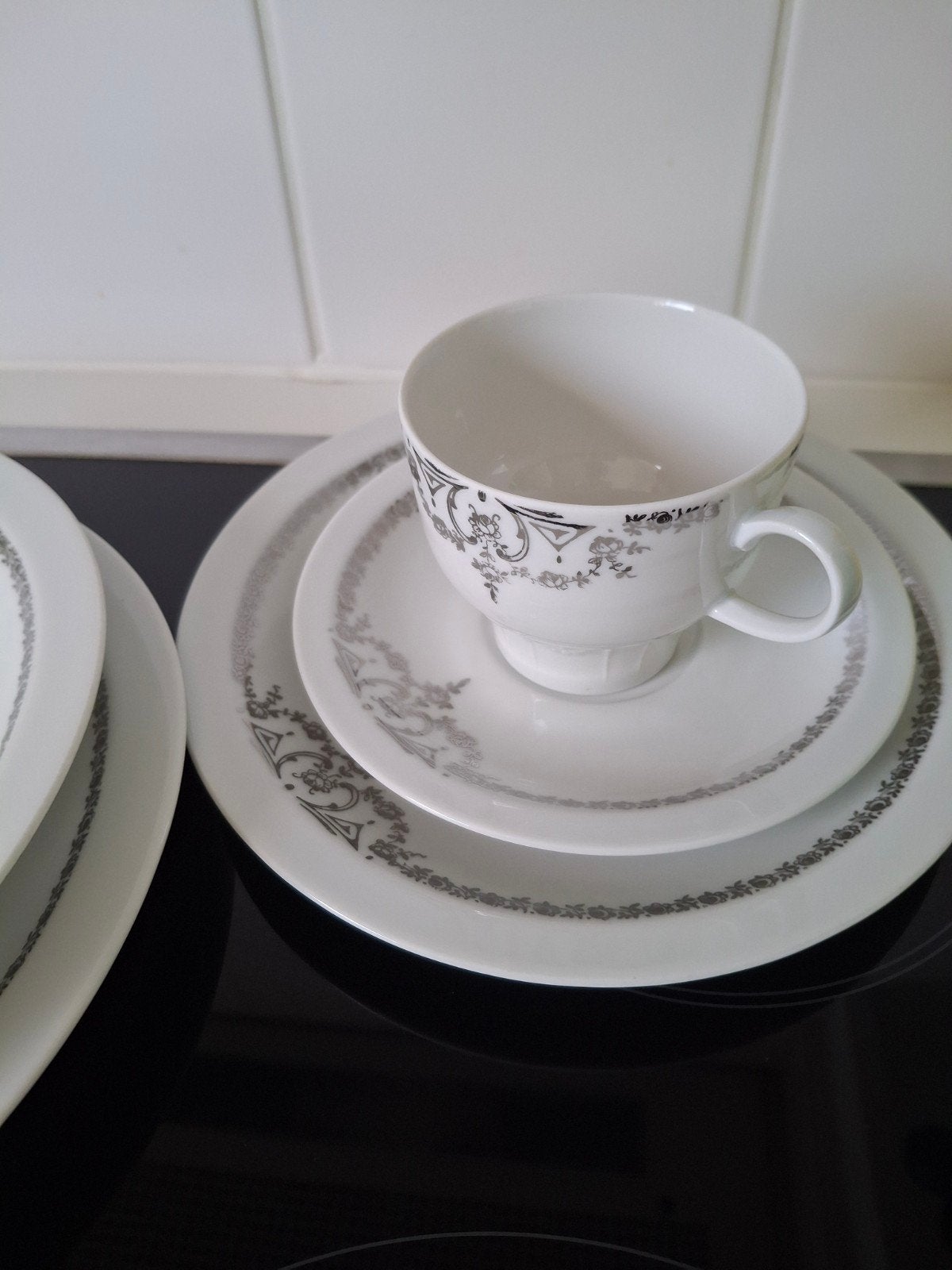 6 delig koffie en eetservies, Ophalen