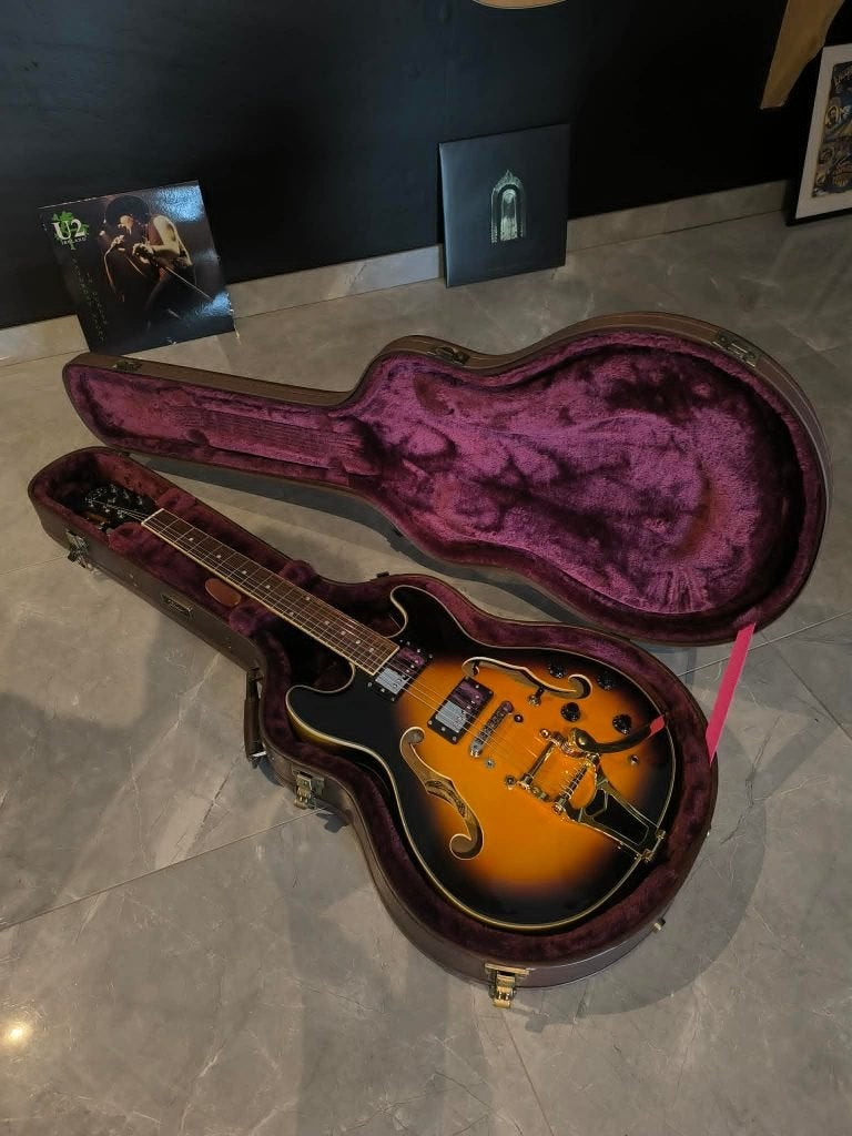 ES335 halfholle gitaar + hardcase, Muziek en Instrumenten, Snaarinstrumenten | Gitaren | Elektrisch, Zo goed als nieuw, Semi-solid body