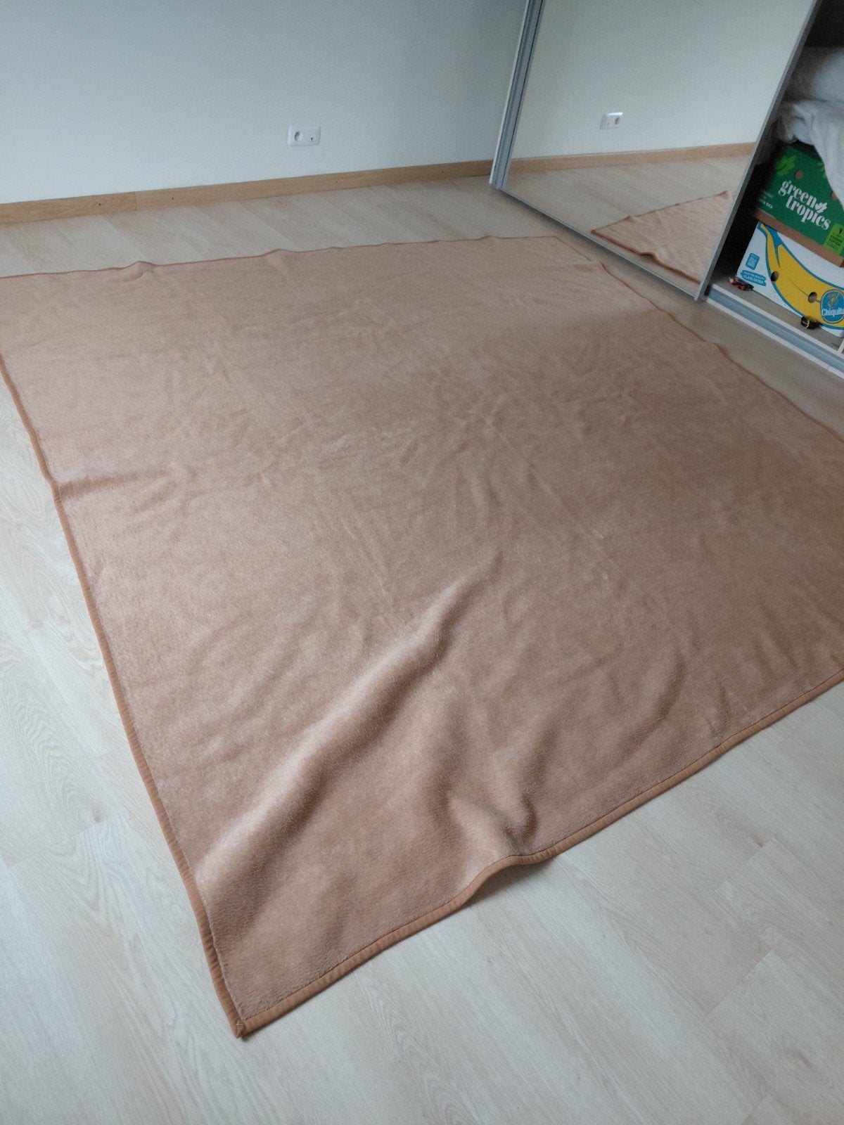 couverture pour lit de 1m40/1m60
2m38 sur 2m 48
J'ai aussi l, Enlèvement, Couvre-lit