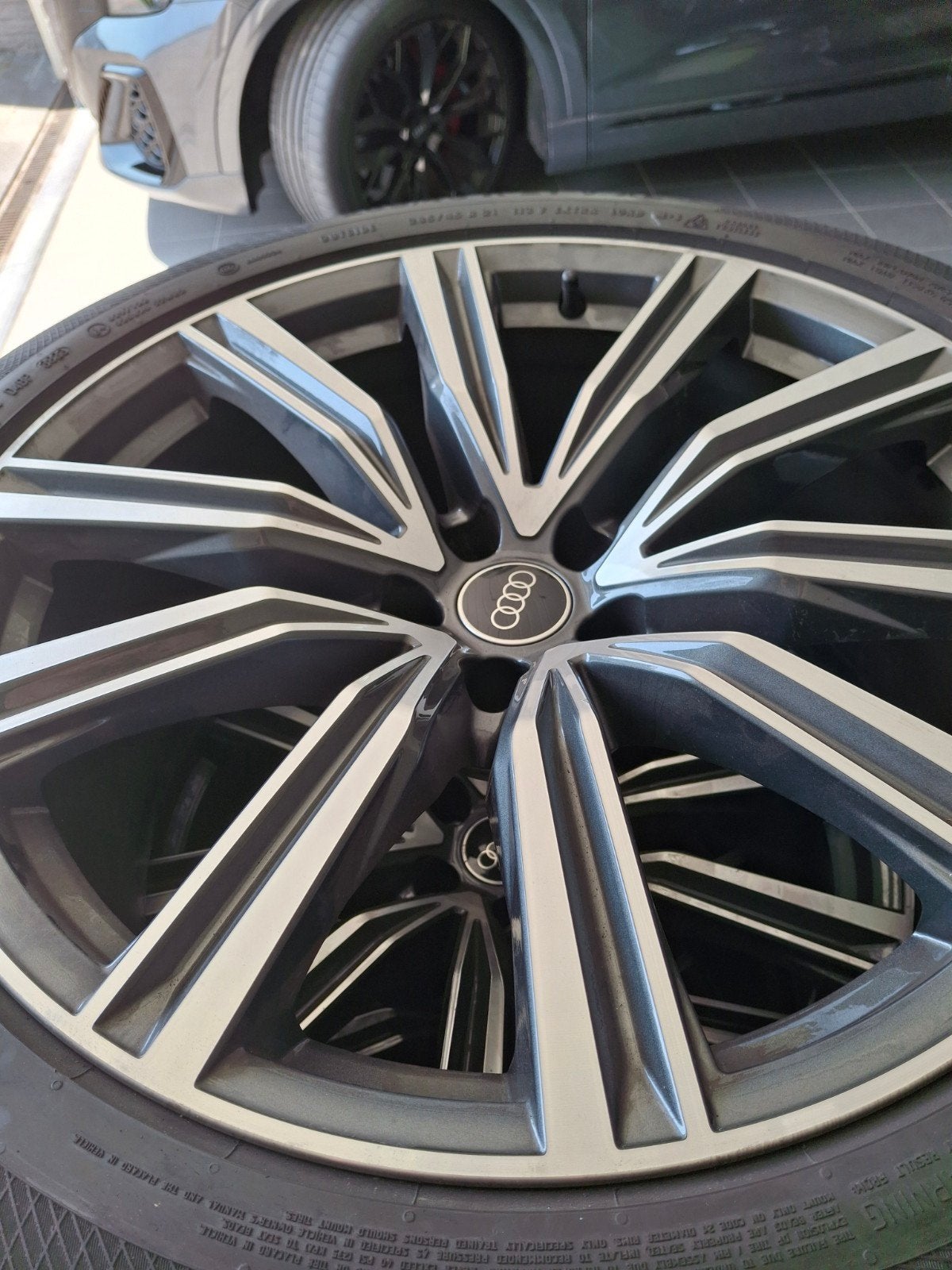Jantes Audi Q8/Q7 avec pneus d'hiver, à vendre comme neuves, Neuf, Pneus hiver, 285 mm, Véhicule de tourisme