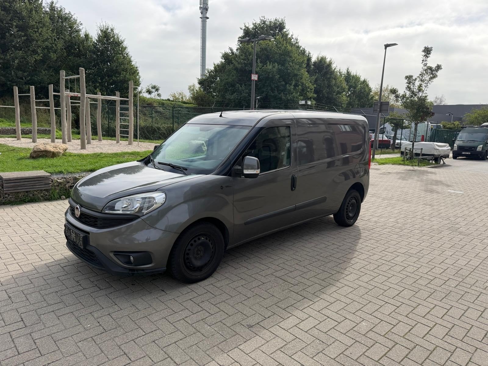 FIAT DOBLO 1.6D L2 2017 137000KM AC NAV CAMERA EURO6B 105PK, Voorwielaandrijving, Stof, Euro 6, Particulier