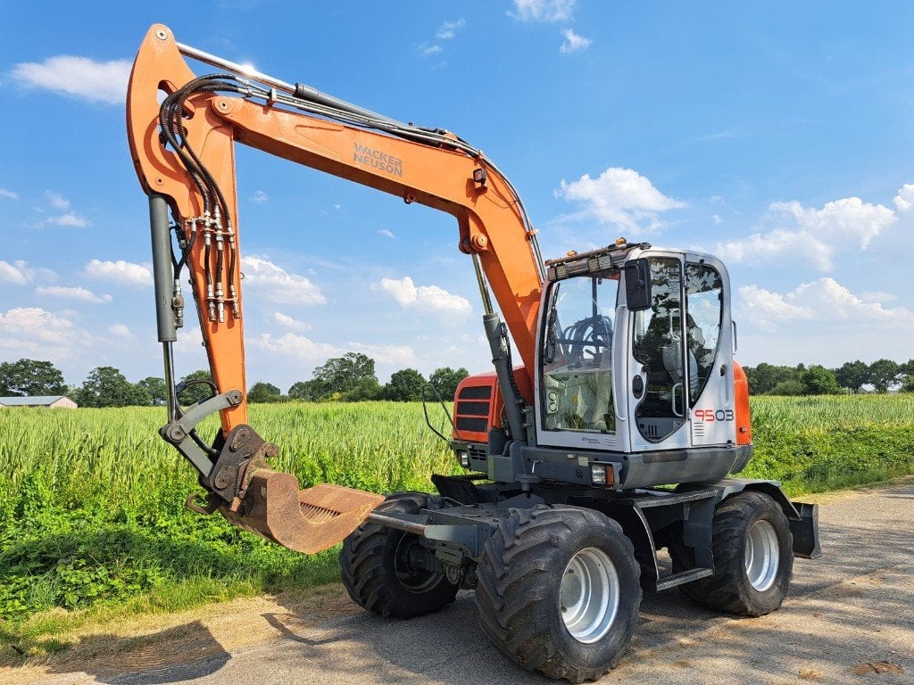 Neuson 9503 - Mobiele graafmachine, Zakelijke goederen, Machines en Bouw | Overig, Ophalen