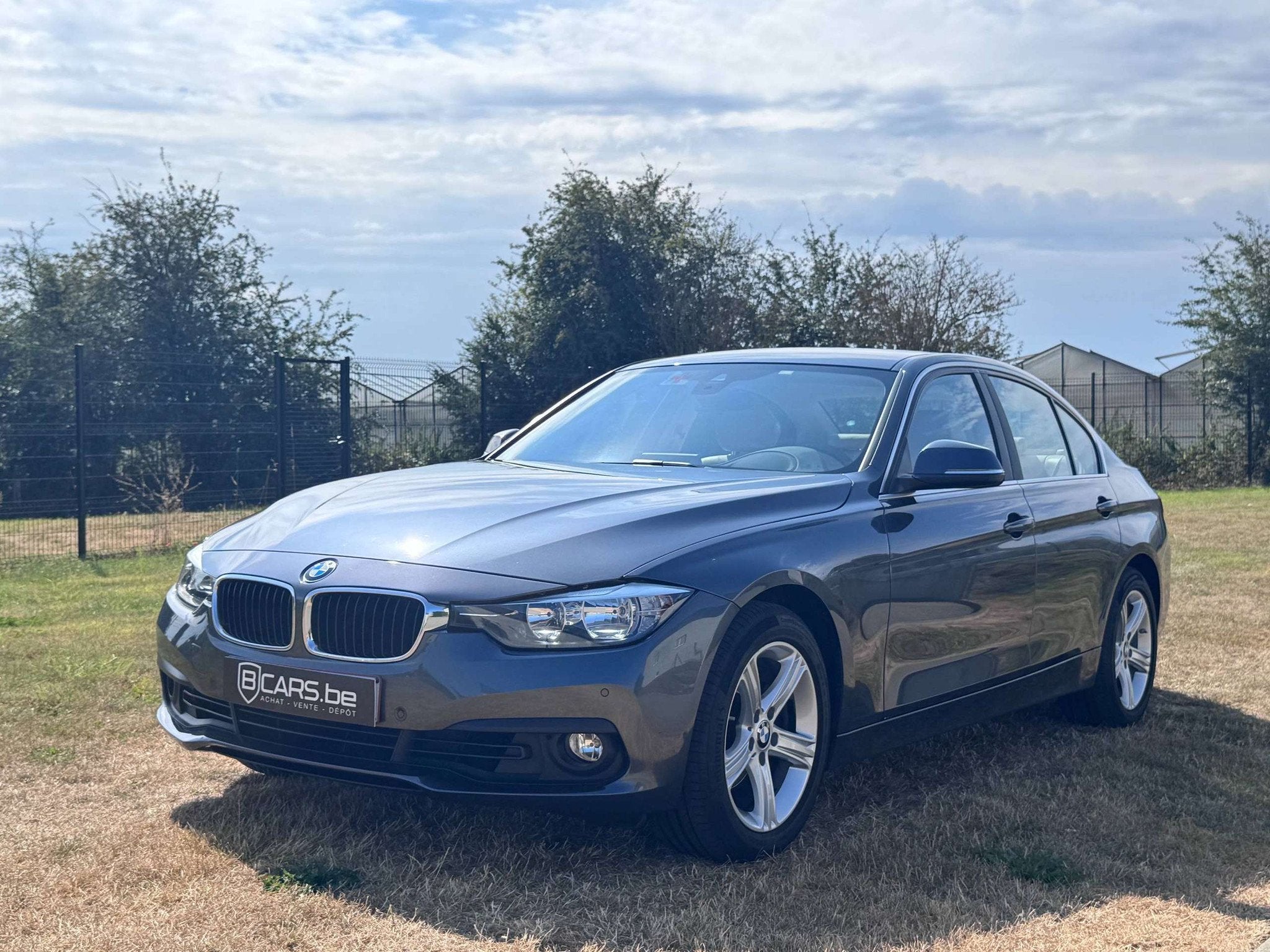 BMW 3 Serie 320 320 i AS Auto 184 CV 128000 km + KIT HIVER +, Autos, Cuir, Argent ou Gris, Entreprise, Automatique