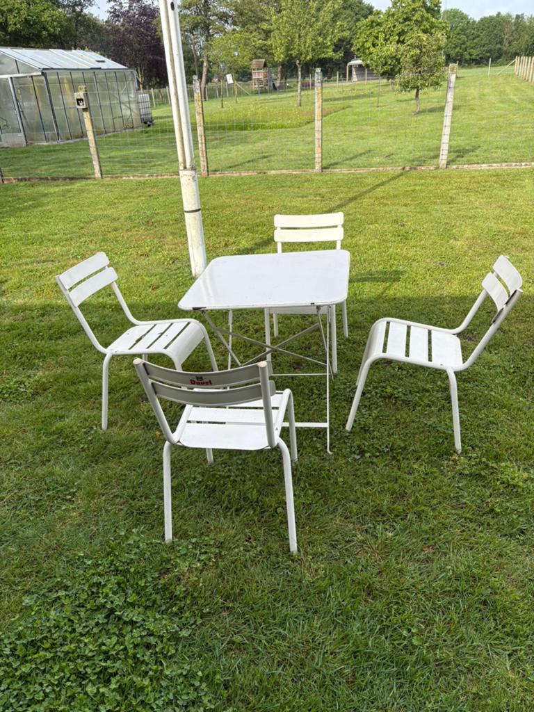 Tuintafeltje met 4 stoelen “Duvel”, Tuin en Terras, Ophalen, Zo goed als nieuw