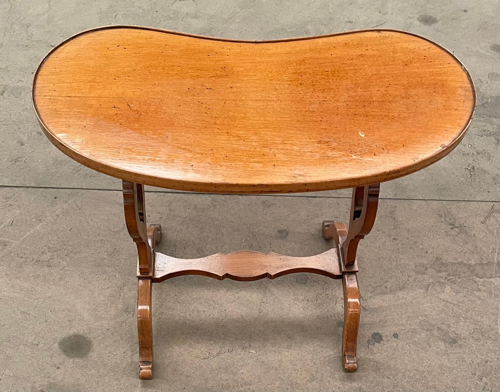 Houten bijzettafeltje – niervormig blad, Antiquités & Art, Enlèvement
