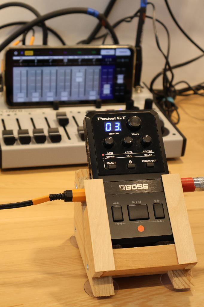 BOSS pocket GT, Muziek en Instrumenten, Ophalen, Gebruikt
