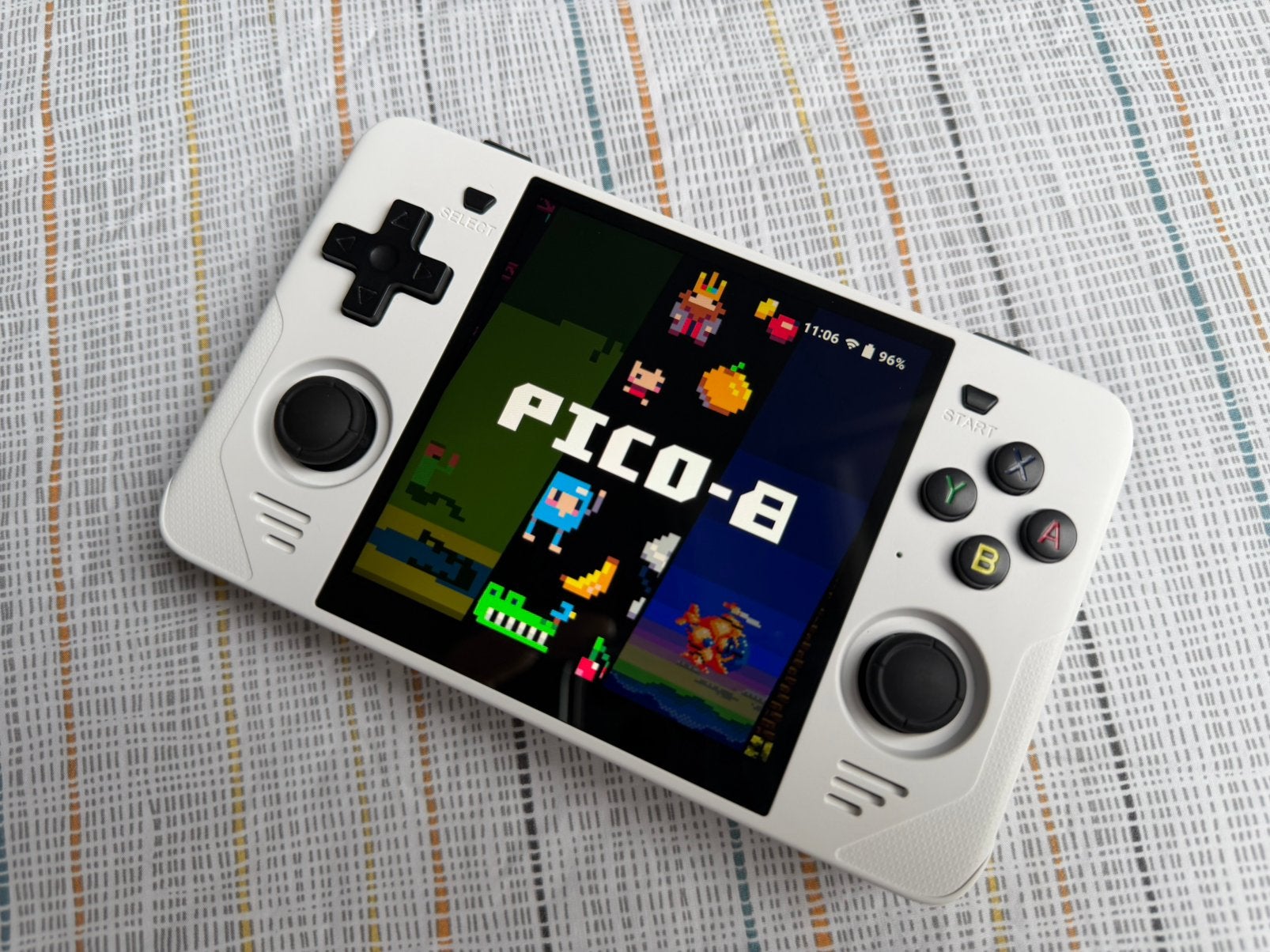 Powkiddy RGB30, Games en Spelcomputers, Spelcomputers | Overige, Ophalen of Verzenden, Powkiddy, Zo goed als nieuw