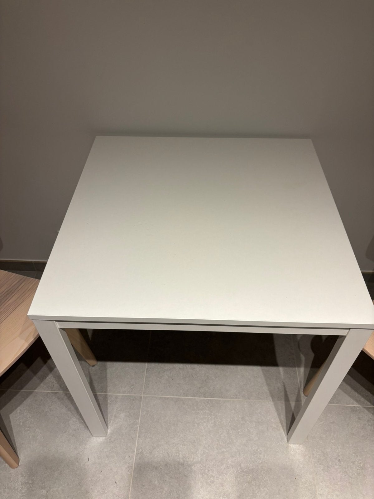 1 table, deux chaises, Maison & Meubles, Enlèvement, Comme neuf