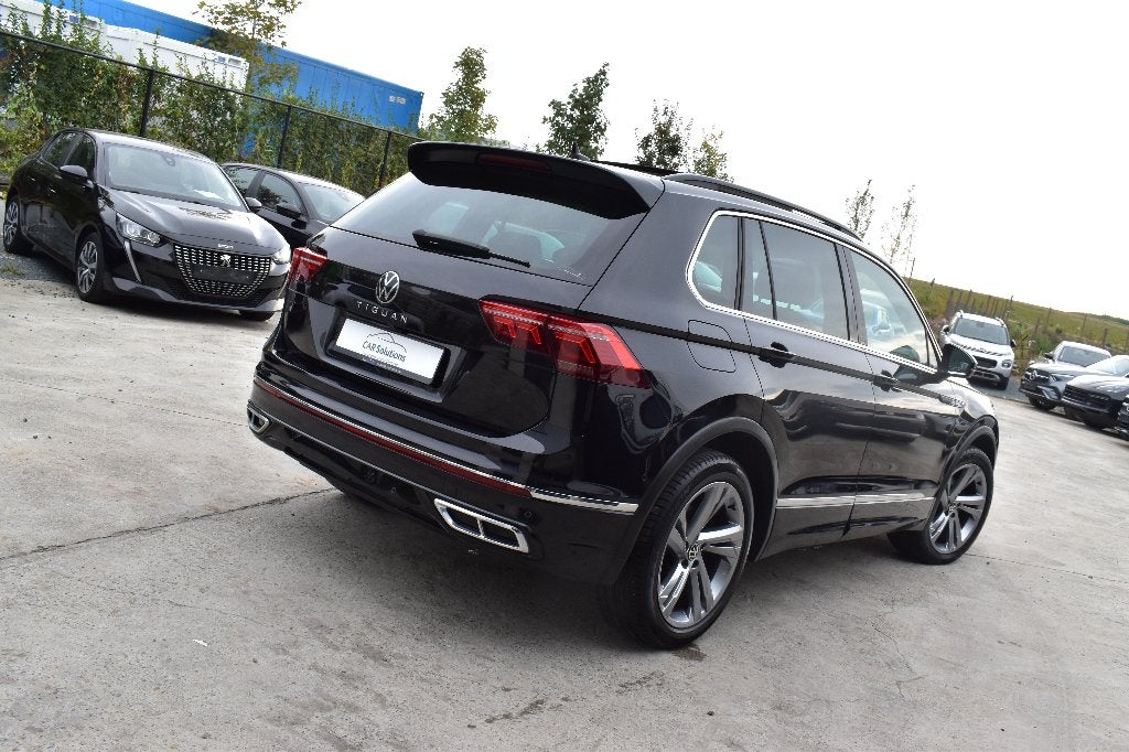 Volkswagen Tiguan 2.0 TDi 150 DSG R-Line *TVA* Pano, 4 cilinders, Zwart, Leder, 5 deurs