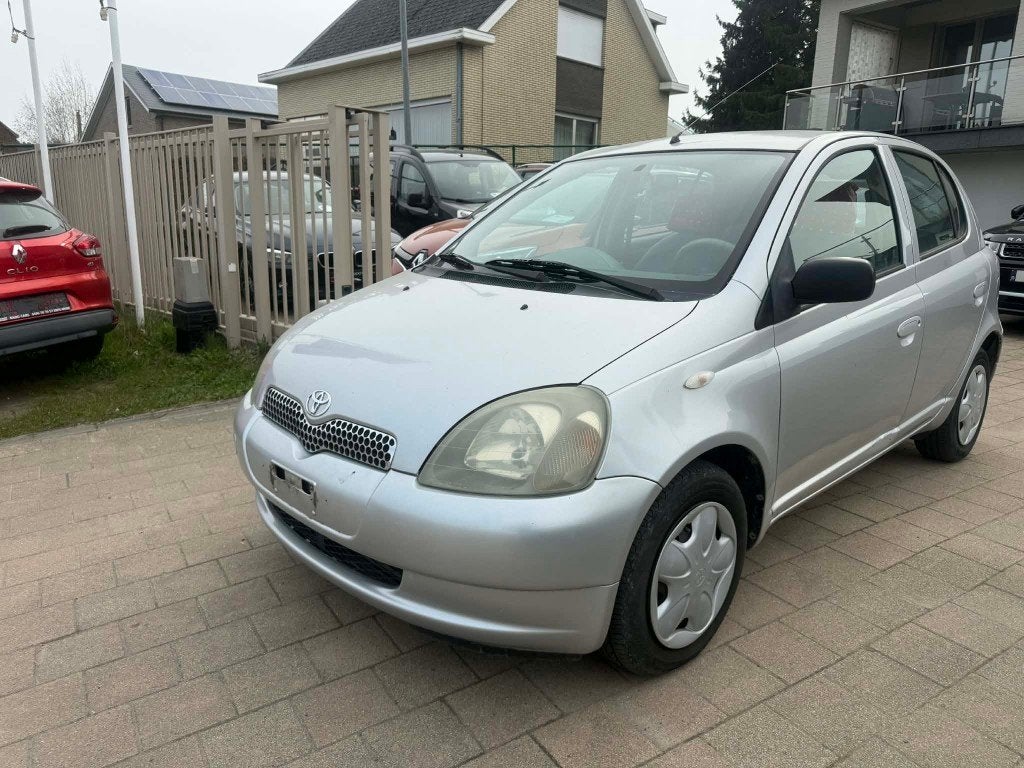Toyota Yaris, Argent ou Gris, Achat, 63 kW, Entreprise
