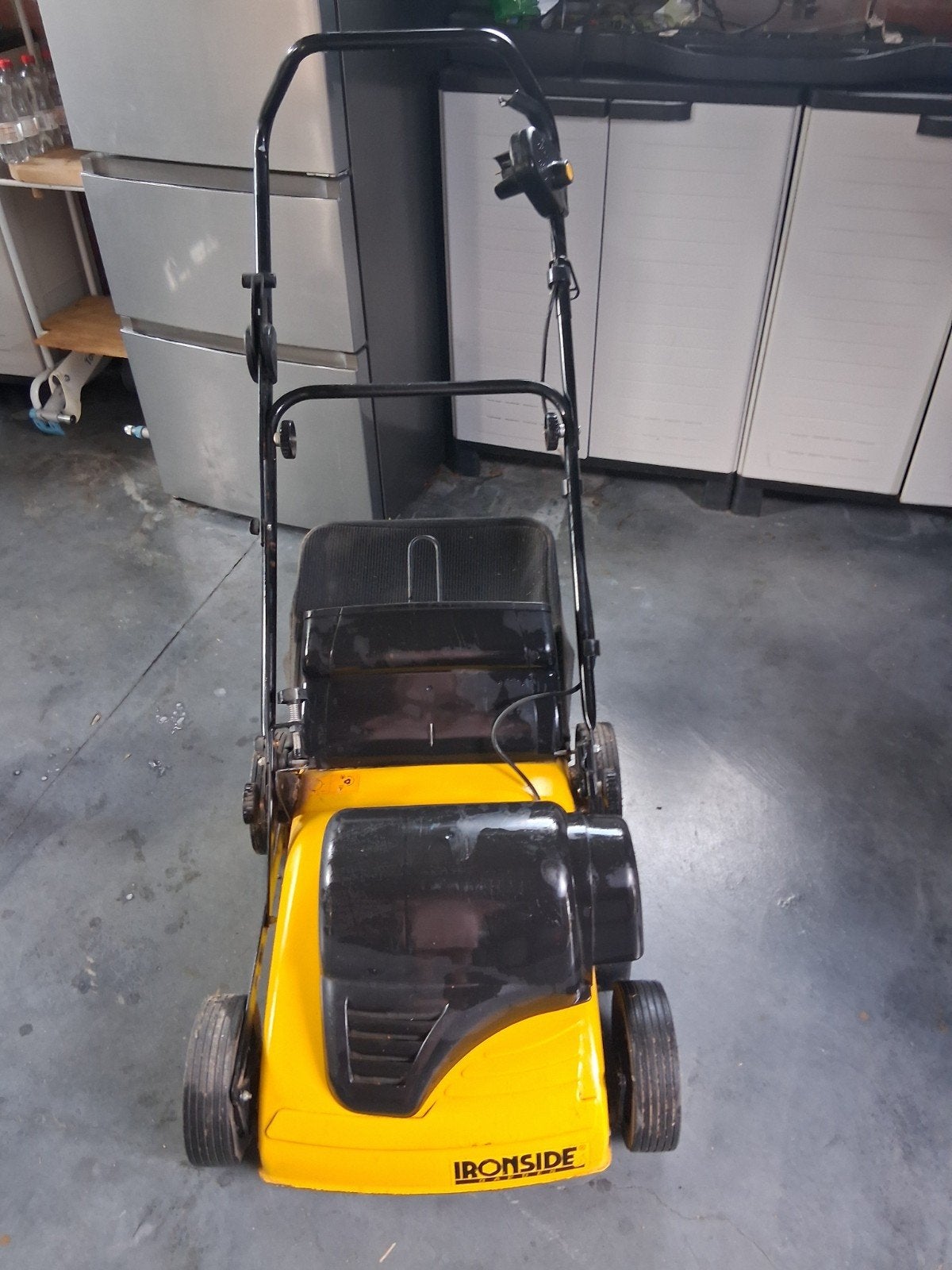 Verticuteermachine merk ironsied, Ophalen
