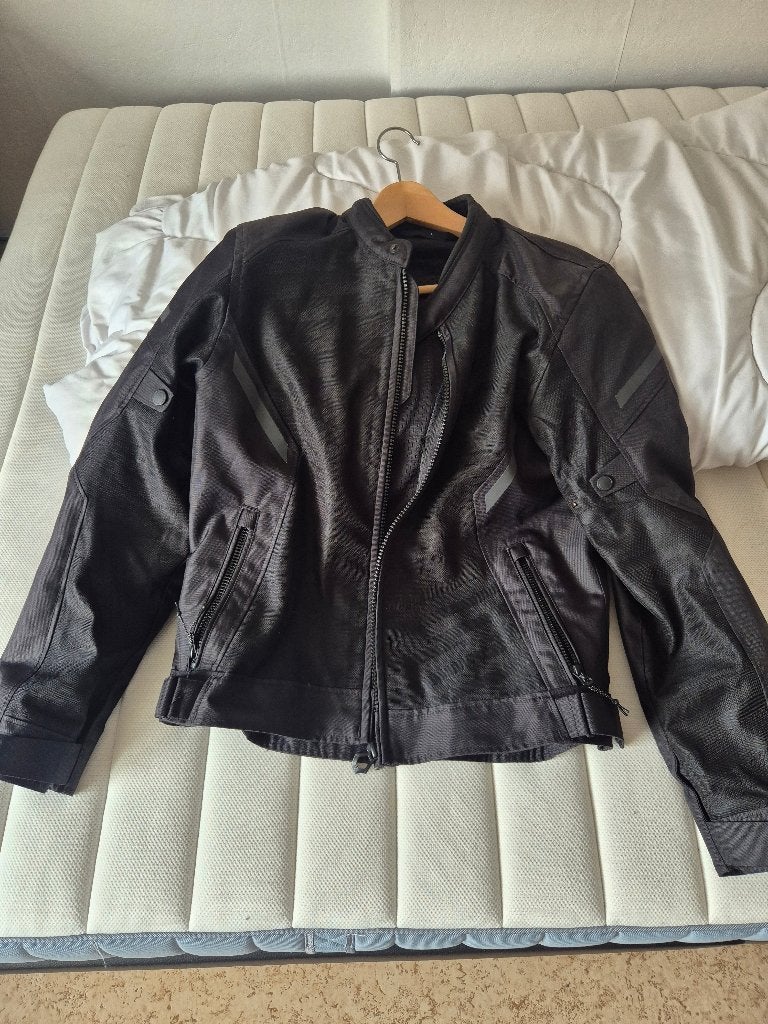 Vêtements moto, Motos, Vêtements | Vêtements de moto, Enlèvement, Seconde main, Hommes, Ensemble