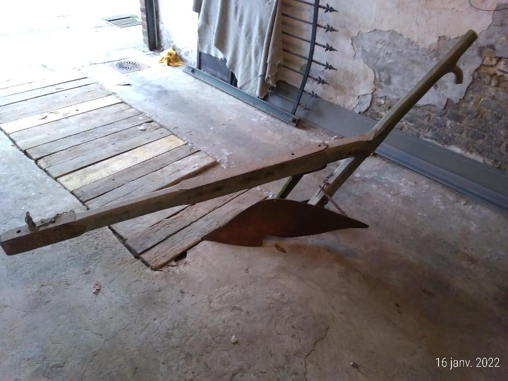 Oude ploeg 1 ploegschaar getrokken door paard, Antiek en Kunst, Antiek | Gereedschap en Instrumenten, Ophalen