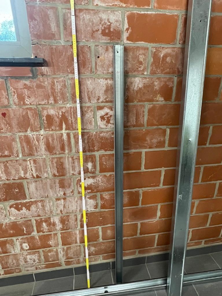 Metal studs, Doe-het-zelf en Bouw, Metalen, Ophalen, Zo goed als nieuw, Aluminium