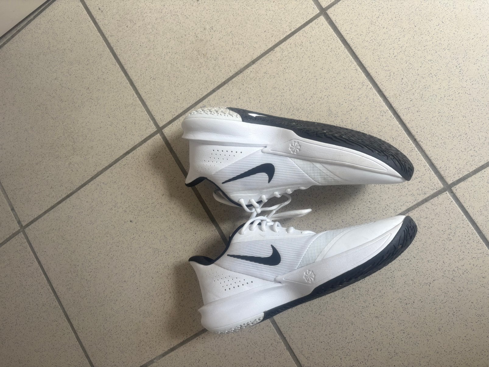 Nike air basket 43, Ophalen, Zo goed als nieuw