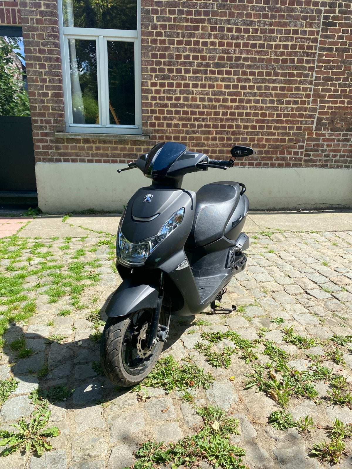Peugeot Kisbee 4t 50cc 2023, black edition, Vélos & Vélomoteurs, Autres modèles, Classe B (45 km/h), Enlèvement, Utilisé