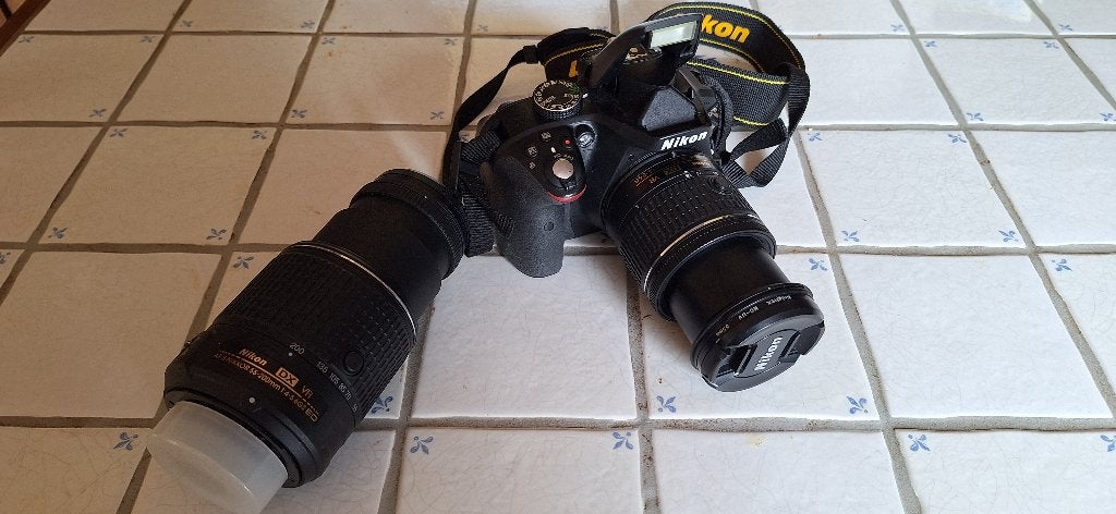 Appareil photo Nikon D3300, TV, Hi-fi & Vidéo, Enlèvement, Comme neuf, Chargeur, Nikon