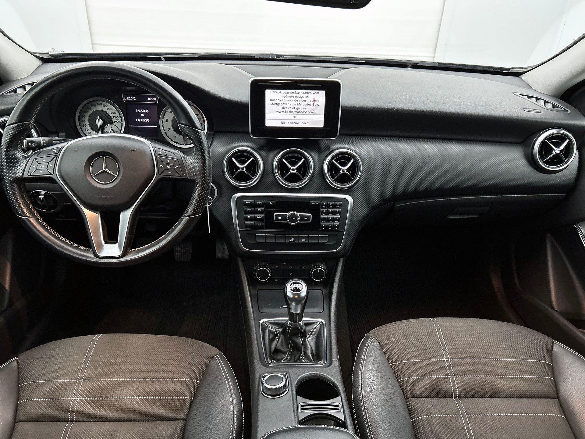 Mercedes-Benz A-Klasse 180 Hatchback Business Line | Achteru, Autos, Entreprise, Boîte manuelle, 5 portes, 1200 kg