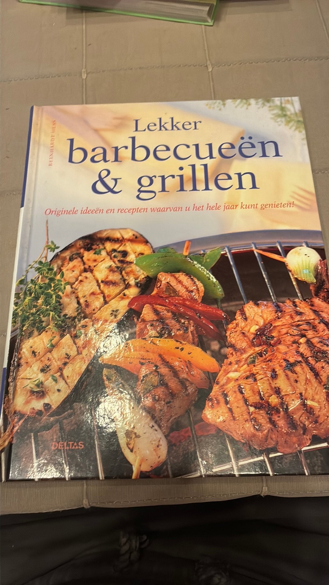 R. Hess - Lekker barbecueën & grillen, Ophalen, Zo goed als nieuw, R. Hess