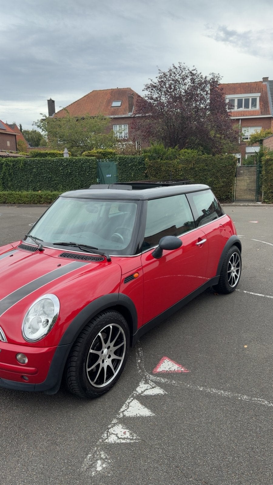 Très belle mini Cooper sportive (homologuée pour la vente), Autos, Rouge, Boîte manuelle, Entretenue par le concessionnaire, Particulier