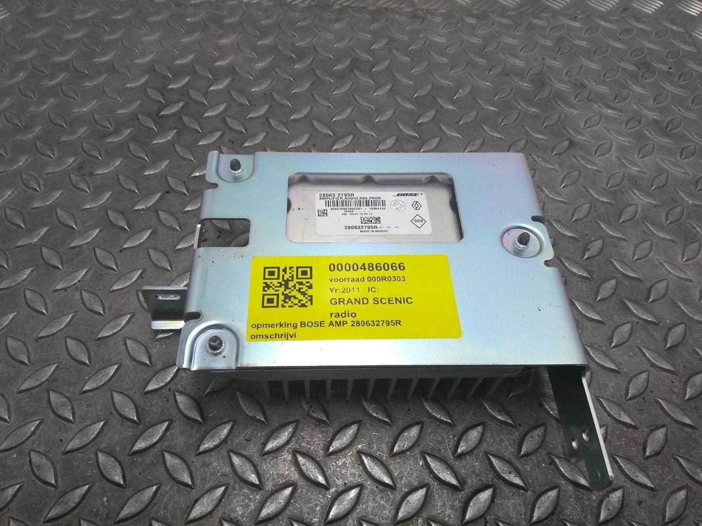 RENAULT SCENIC VERSTERKER UNIT AUDIO 2011, Ophalen of Verzenden, Gebruikt, Stiba lid
