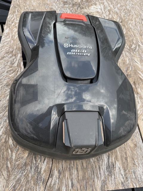 Grasrobot Husqvarna, Ophalen, Zo goed als nieuw, Meer dan 25 cm, Husqvarna