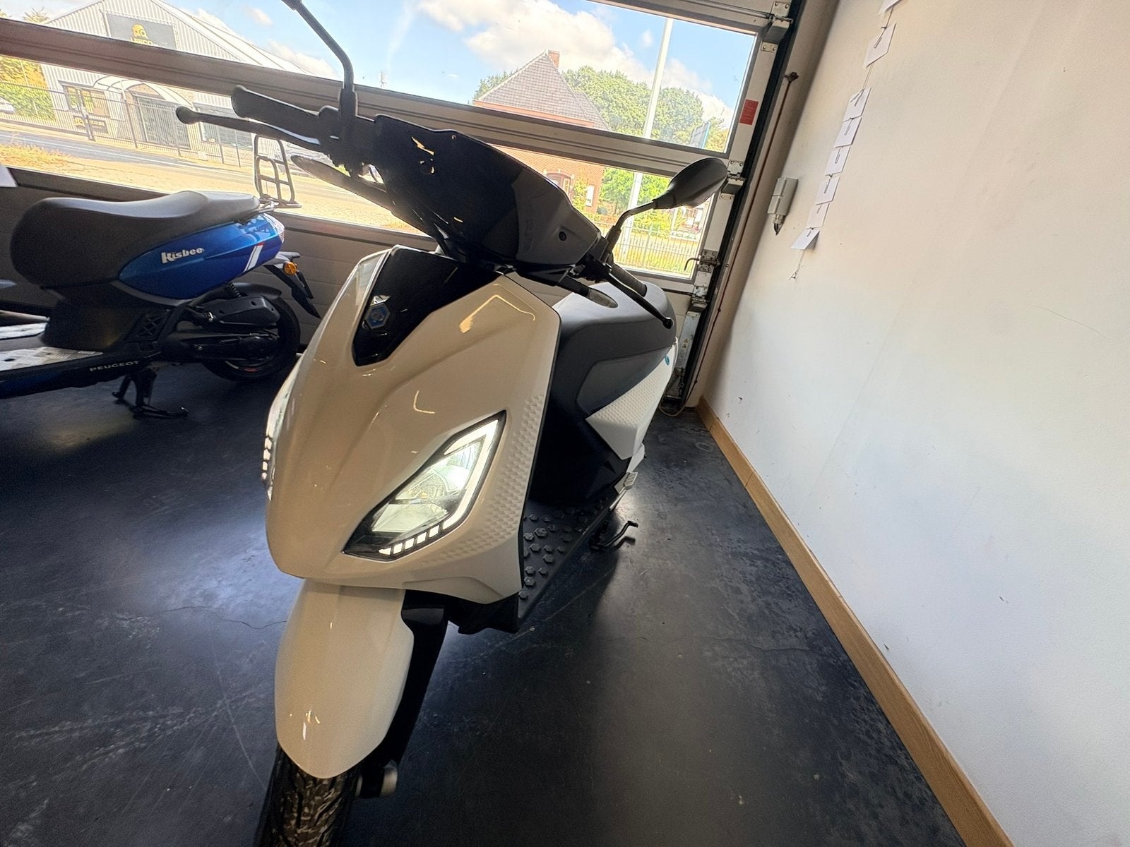 Piaggio one toonzaal model, Fietsen en Brommers, Overige modellen, Piaggio, Piaggio one, Elektrisch