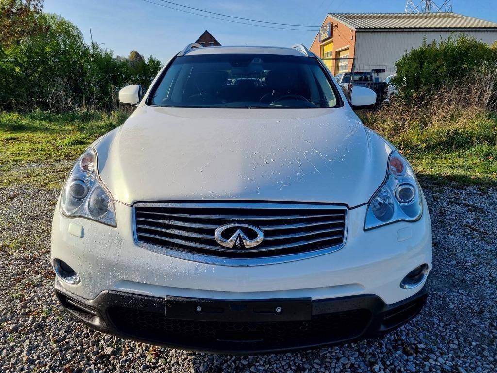INFINITI QX50 3.0D v6 239cv 84000km Cuir Gps Ac Jantes alu.., Auto's, Automaat, Leder, Bedrijf, SUV of Terreinwagen