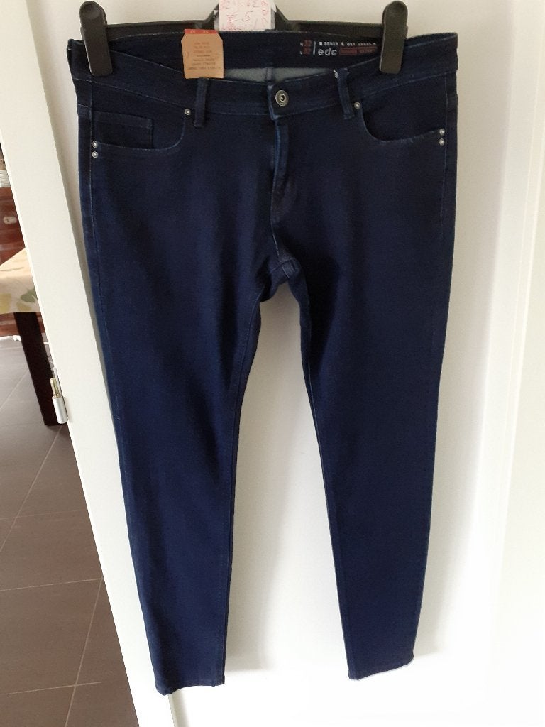 E.D.C. Nieuwe skinny jeans Maat: 32" Prijs: € 5, Vêtements | Femmes, Jeans, Neuf, Enlèvement ou Envoi, W30 - W32 (confection 38/40)