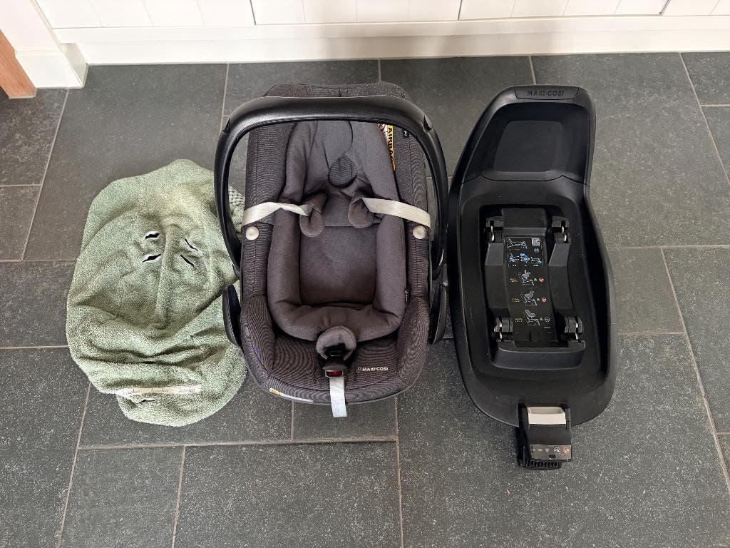 Maxi-Cosi Pebble Plus + 2wayFix Isofix base, Enfants & Bébés, Sièges auto, Enlèvement, Utilisé, 0 à 10 kg, Isofix