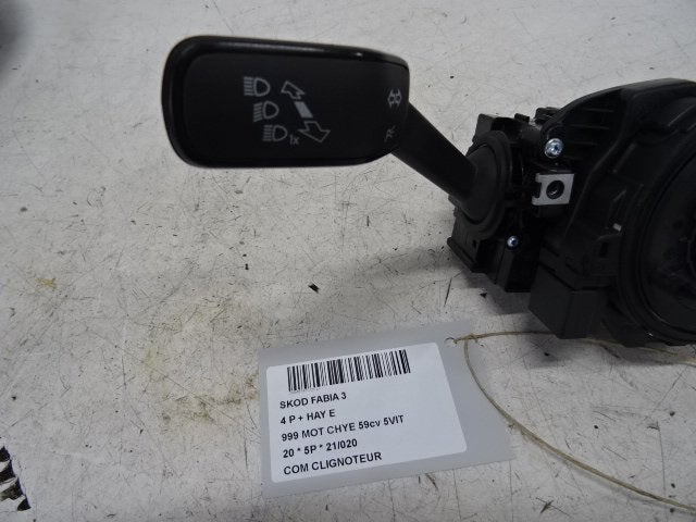 KNIPPERLICHTSCHAKELAAR Skoda Fabia III (NJ3), Gebruikt, Skoda