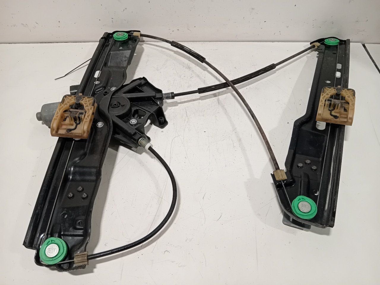Raammechaniek elektrisch links voor Land Rover Evoque, Onderdelen@venauto.nl, Van der Ven Autorecycling B.V., Land Rover, Ettenseweg 76, 4706 PB Roosendaal, The Netherlands