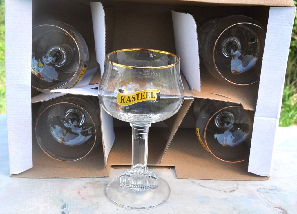 5 verres a bière sur pied kasteel 25 cl, Enlèvement ou Envoi, Comme neuf, Verre ou Verres, Autres marques
