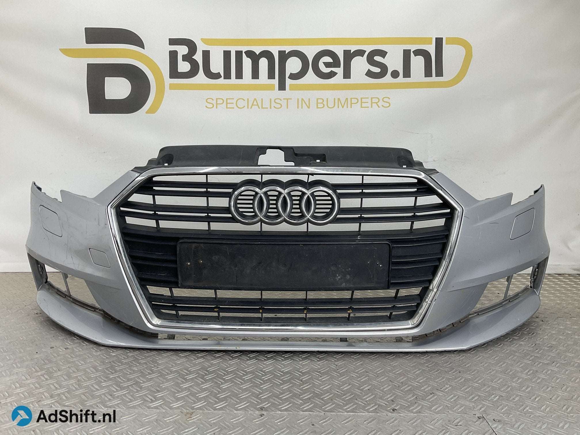 BUMPER AUDI A3 8V 2017-2021 8V3807437AF VOORBUMPER A3-23240, Auto-onderdelen, Bumper