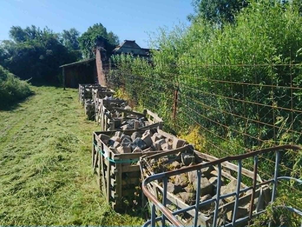 Lot de pavés, Enlèvement