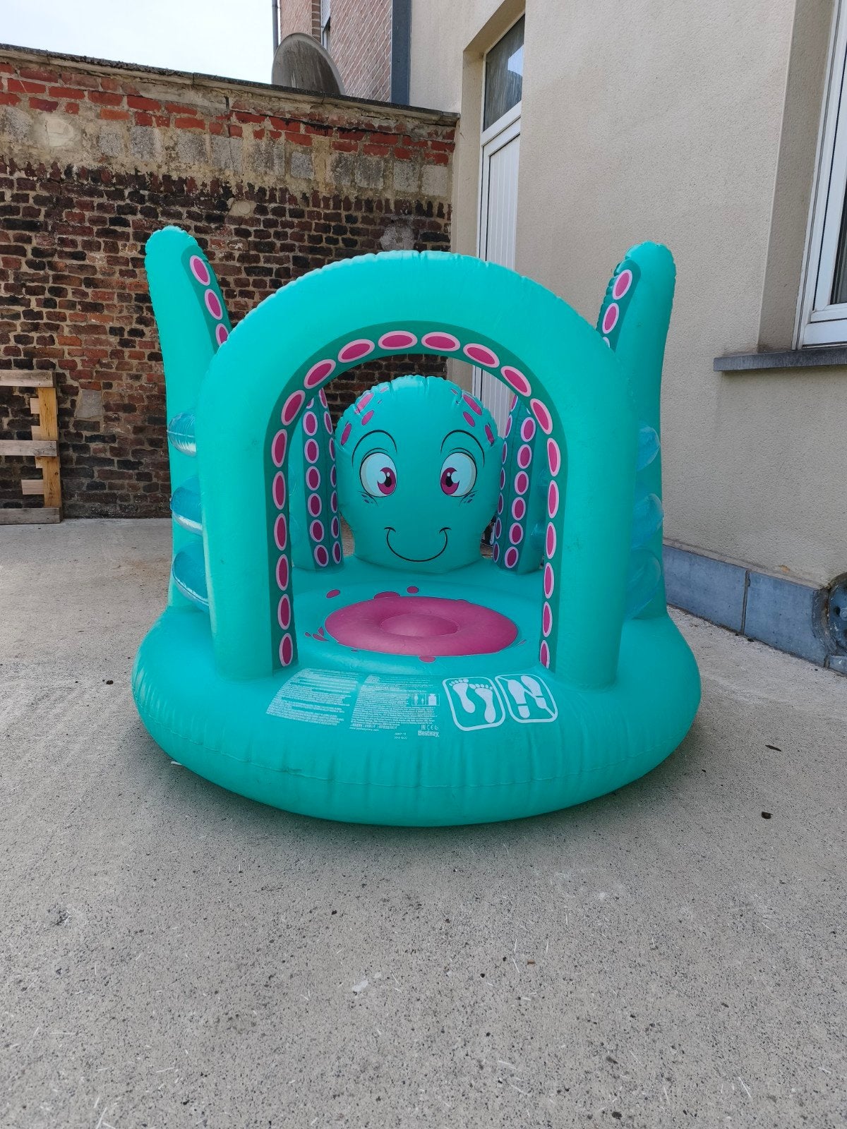 A vendre château gonflable pour de 1an à 3 ans, Enlèvement