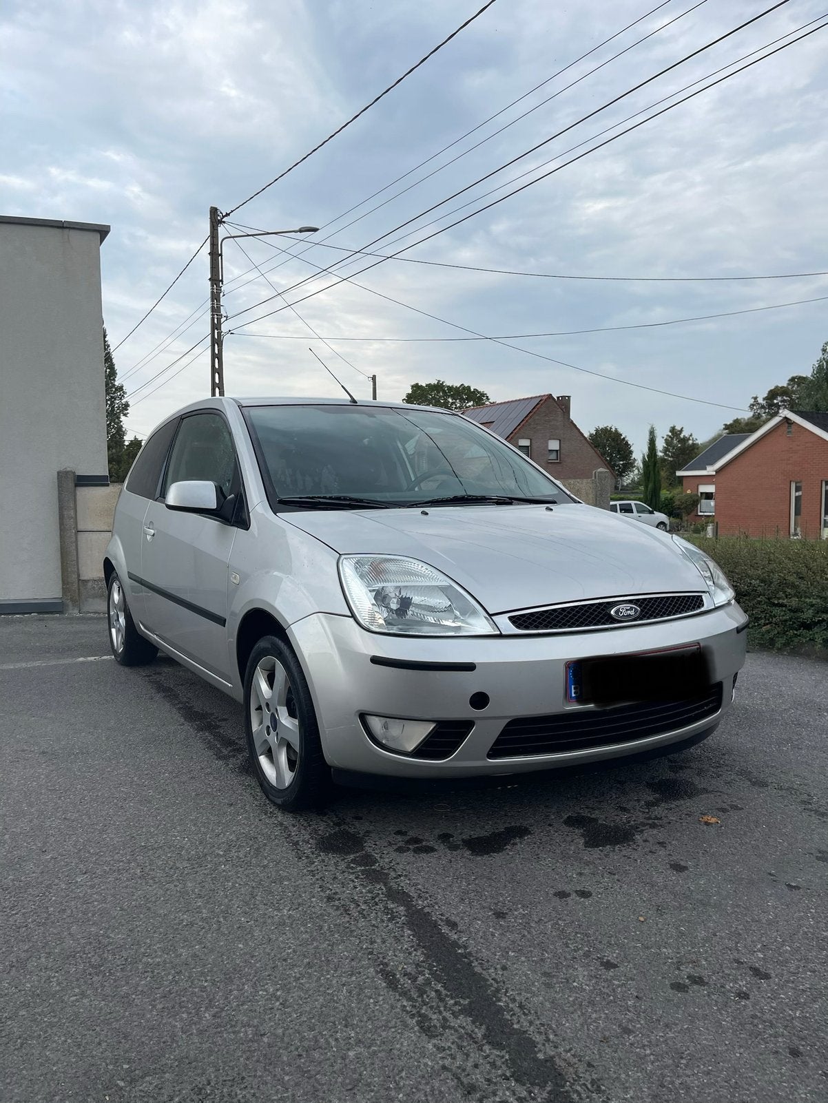 Ford fiesta bien lire l’annonce ‼️, Autos, Argent ou Gris, Achat, Boîte manuelle, Berline