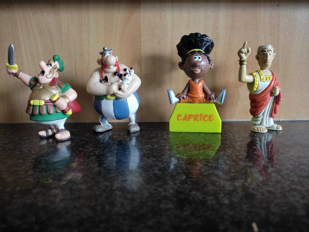 4 figurines (2) - vente à la pièce, Enlèvement ou Envoi, Astérix et Obélix, Comme neuf, Statue ou Figurine