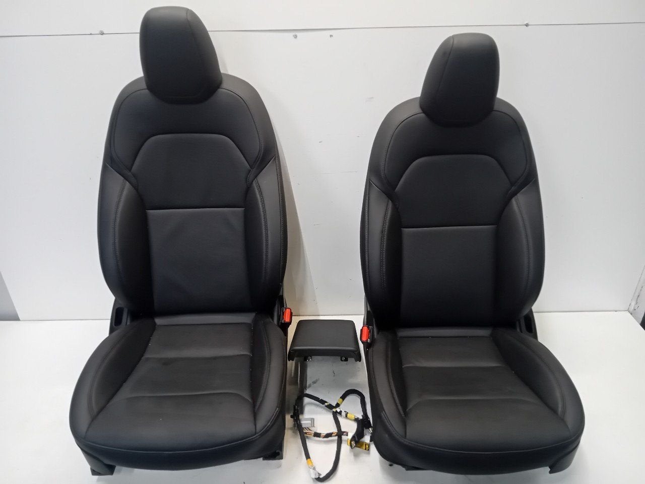 Interieur Tesla Model, Autos : Pièces & Accessoires, Onderdelen@venauto.nl, Van der Ven Autorecycling B.V., Ettenseweg 76, 4706 PB Roosendaal, The Netherlands