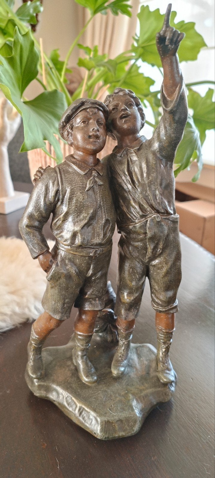 Antiek beeld twee jongens metaal, Antiek en Kunst, Ophalen of Verzenden, Metaal, Beeld