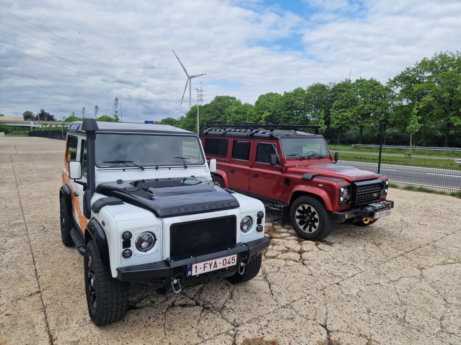 Defender 110 in perfecte staat. WORKS V8 LOOK, Auto's, Dealer onderhouden, Zwart, 4 cilinders, 7 zetels